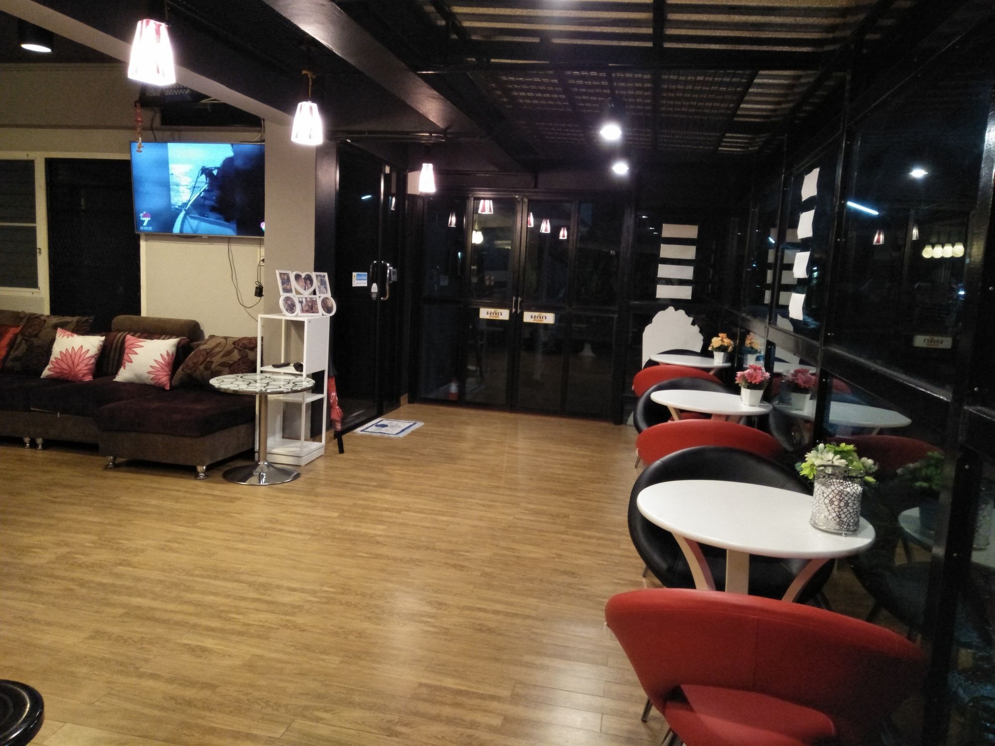Rinrada Place Hotel Ubon Ratchathani Exterior photo
